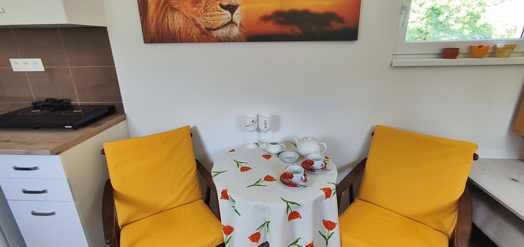 Na prenájom pozemok 800 m2 s malým domčekom na relax