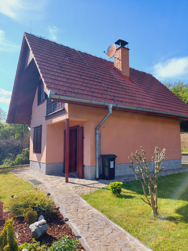 Na predaj murovaná poschodová rekreačná chata Domaša