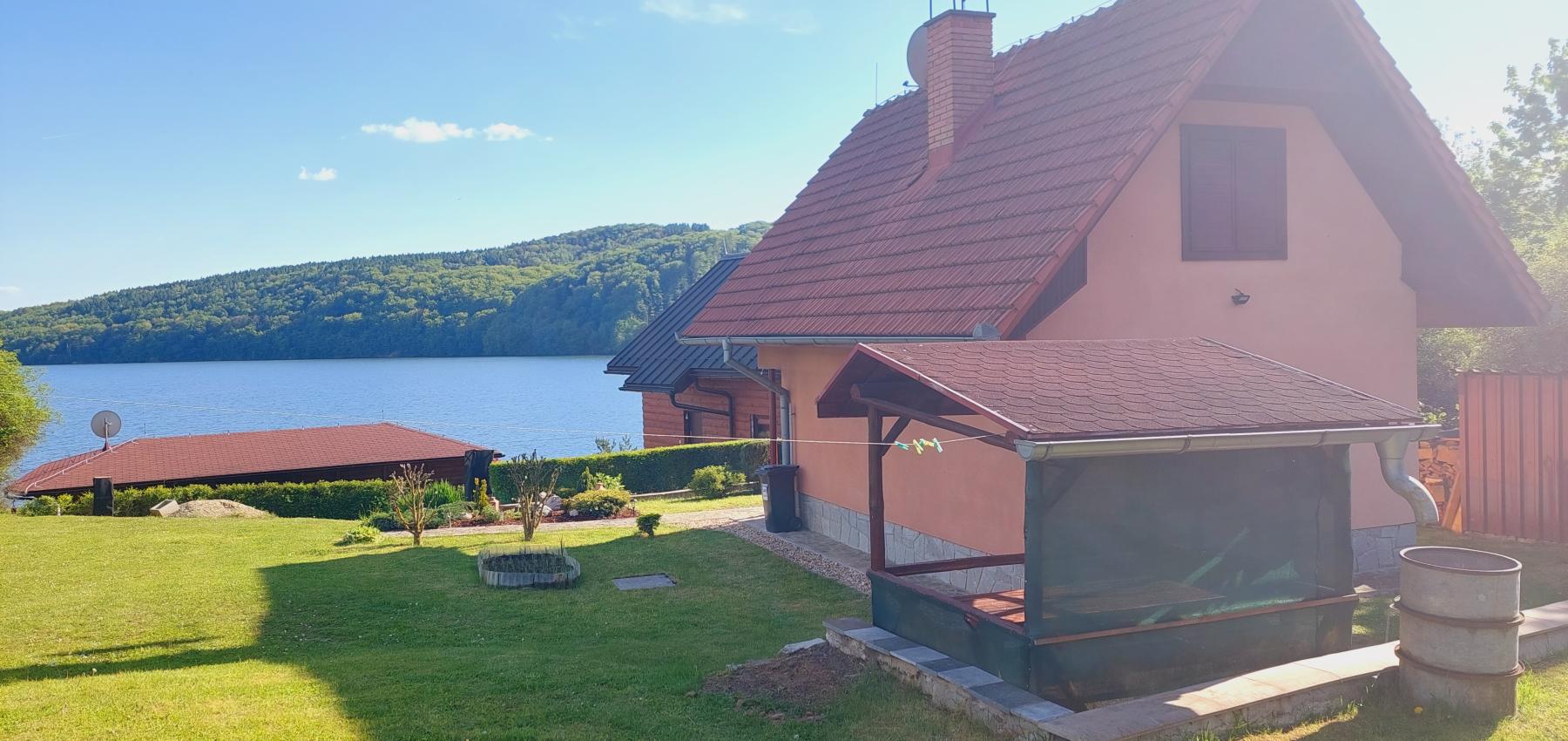 Na predaj murovaná poschodová rekreačná chata Domaša