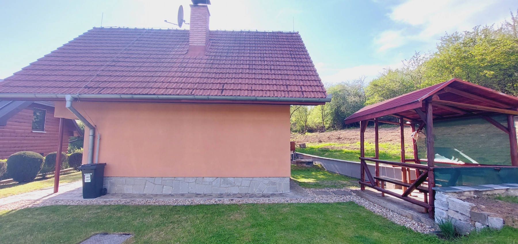 Na predaj murovaná poschodová rekreačná chata Domaša