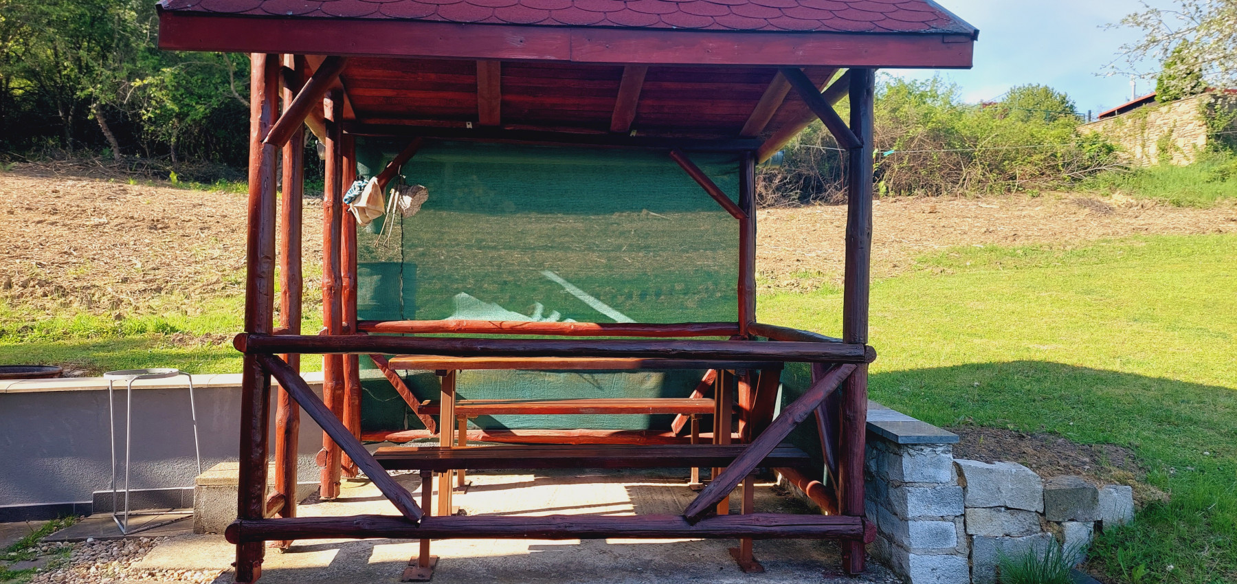 Na predaj murovaná poschodová rekreačná chata Domaša