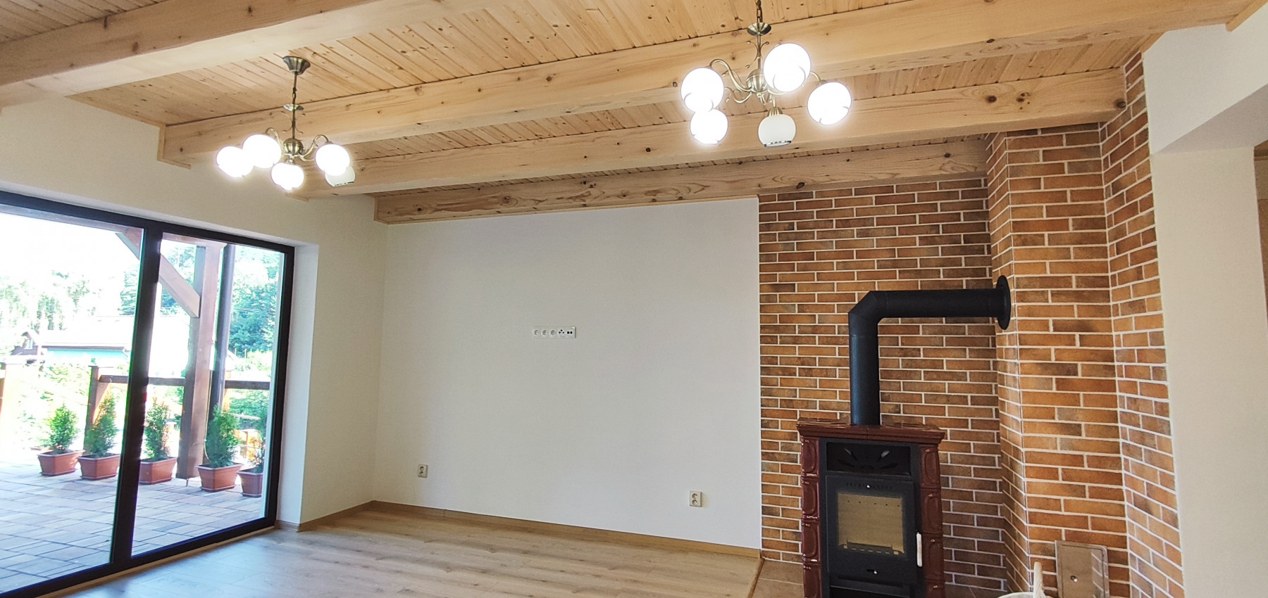 Luxusná novostavba šiestich rodinných domov v radovej zástavbe Domaša-Valkov s výhľadom na vodu, uprostred prírody