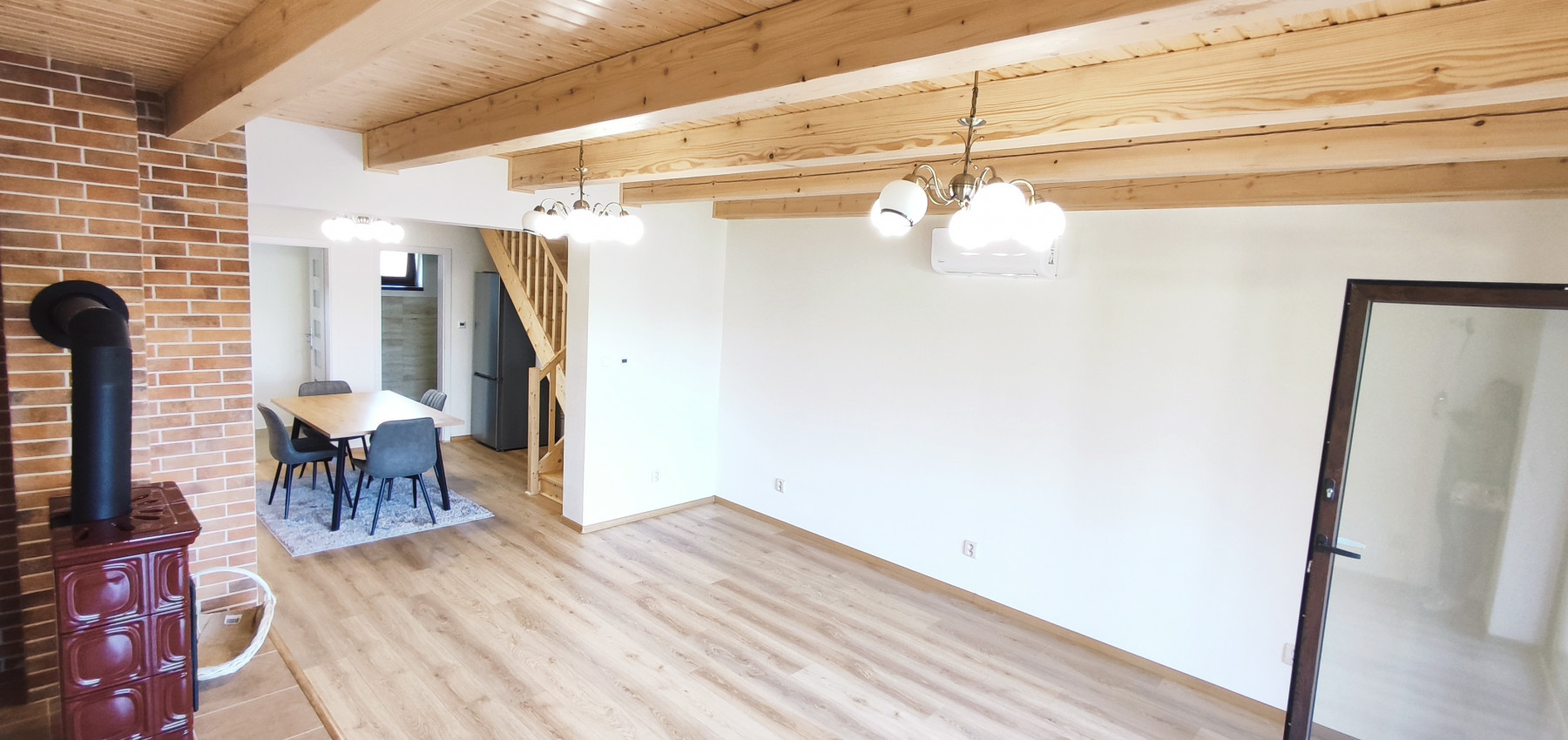 Luxusná novostavba šiestich rodinných domov v radovej zástavbe Domaša-Valkov s výhľadom na vodu, uprostred prírody