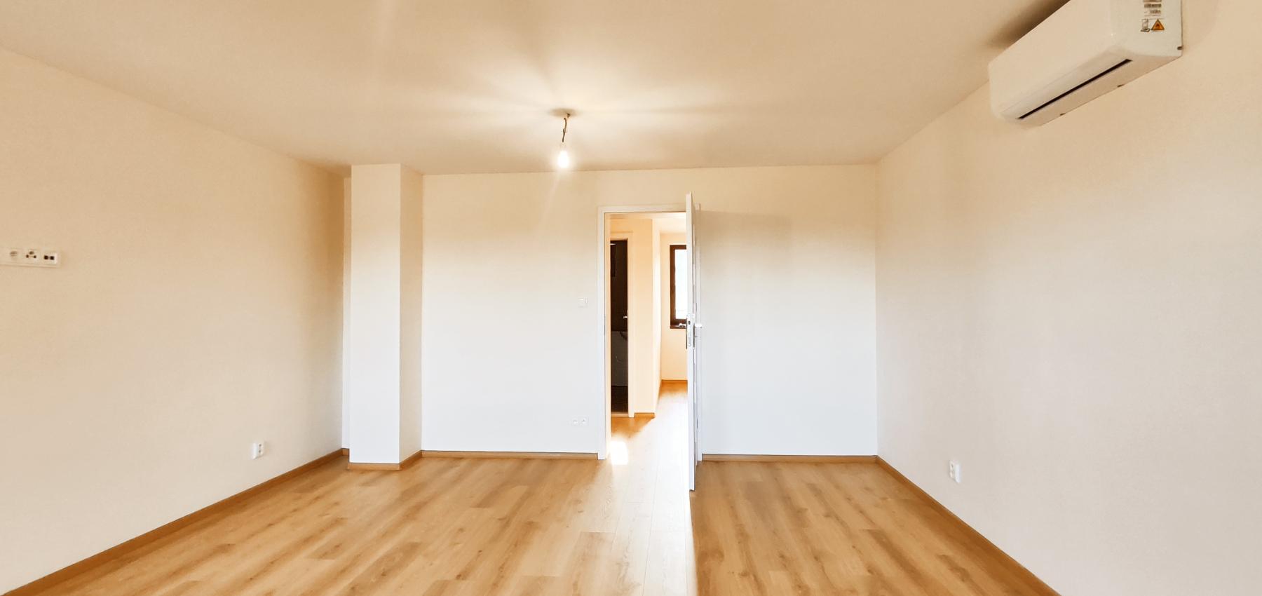 Luxusná novostavba šiestich rodinných domov v radovej zástavbe Domaša-Valkov s výhľadom na vodu, uprostred prírody