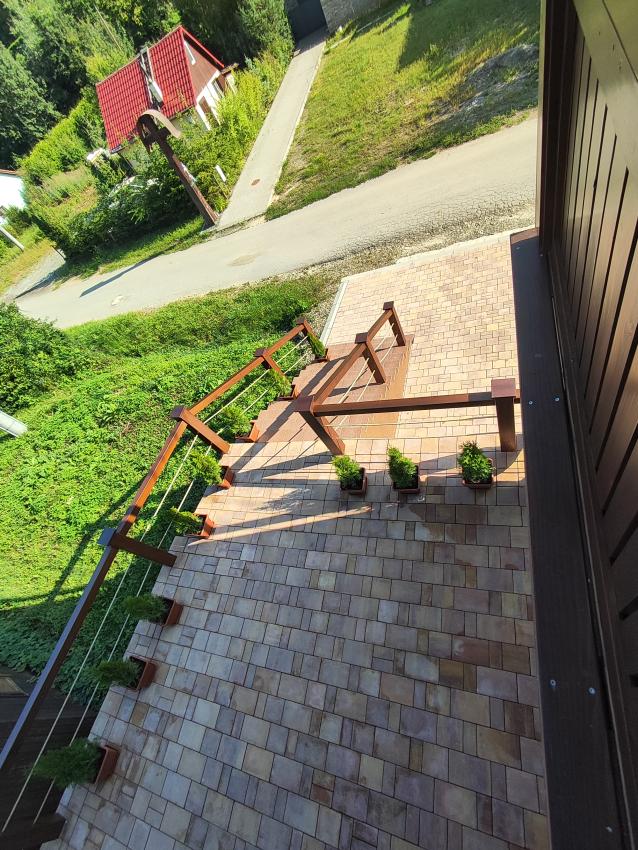 Luxusná novostavba šiestich rodinných domov v radovej zástavbe Domaša-Valkov s výhľadom na vodu, uprostred prírody