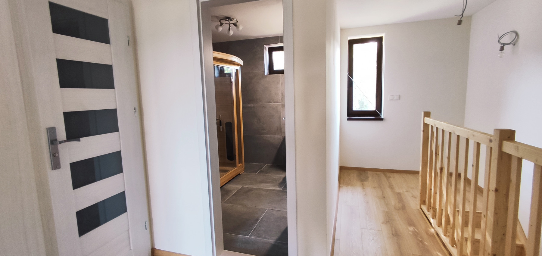 Luxusná novostavba šiestich rodinných domov v radovej zástavbe Domaša-Valkov s výhľadom na vodu, uprostred prírody