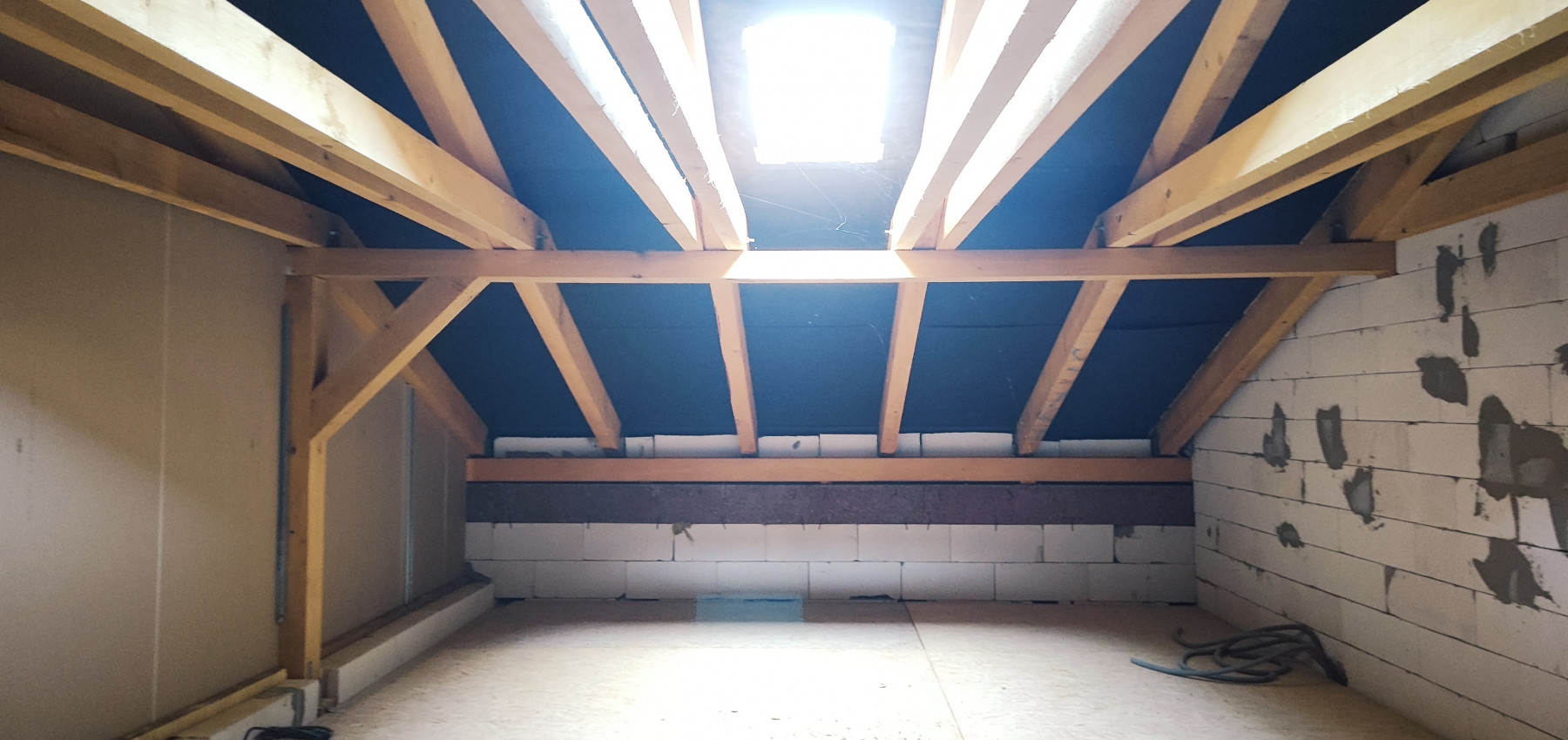 Luxusná novostavba šiestich rodinných domov v radovej zástavbe Domaša-Valkov s výhľadom na vodu, uprostred prírody