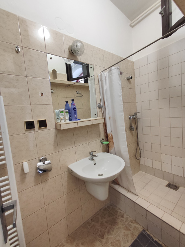 Prenajatý do 1.9.2024...2 izbový zariadený byt v centre mesta na Františkánskom námestí