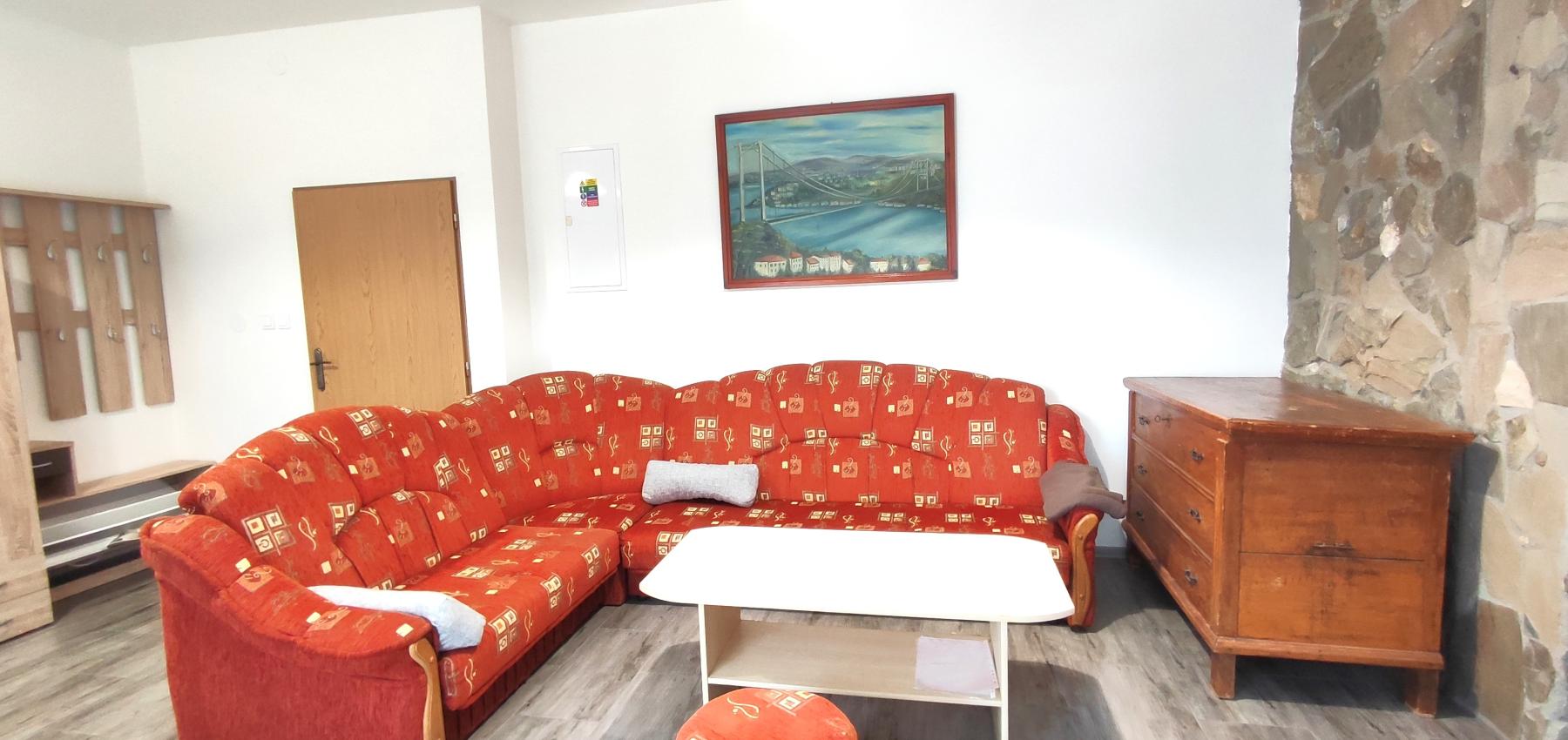 Voľný ihneď... priestranný bezbariérový 4 izbový byt s terasou v priamom centre Prešova, Františkánske námestie