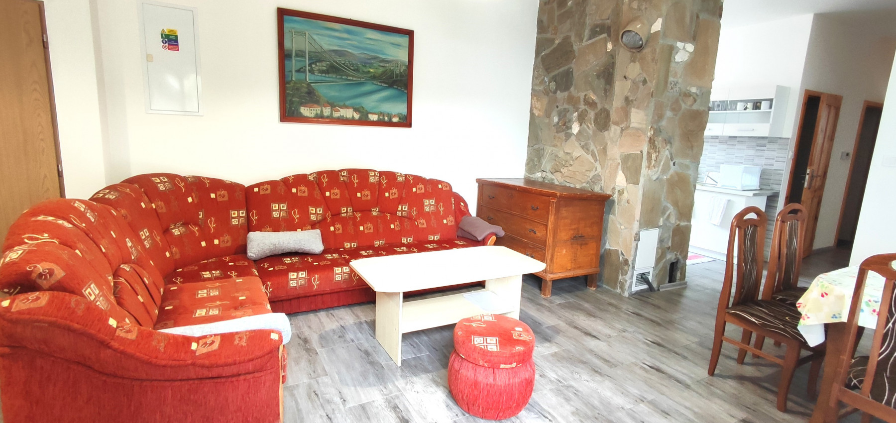 Voľný ihneď... priestranný bezbariérový 4 izbový byt s terasou v priamom centre Prešova, Františkánske námestie