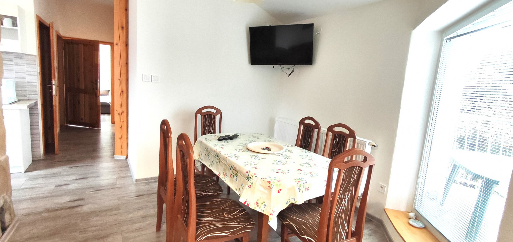 Voľný ihneď... priestranný bezbariérový 4 izbový byt s terasou v priamom centre Prešova, Františkánske námestie