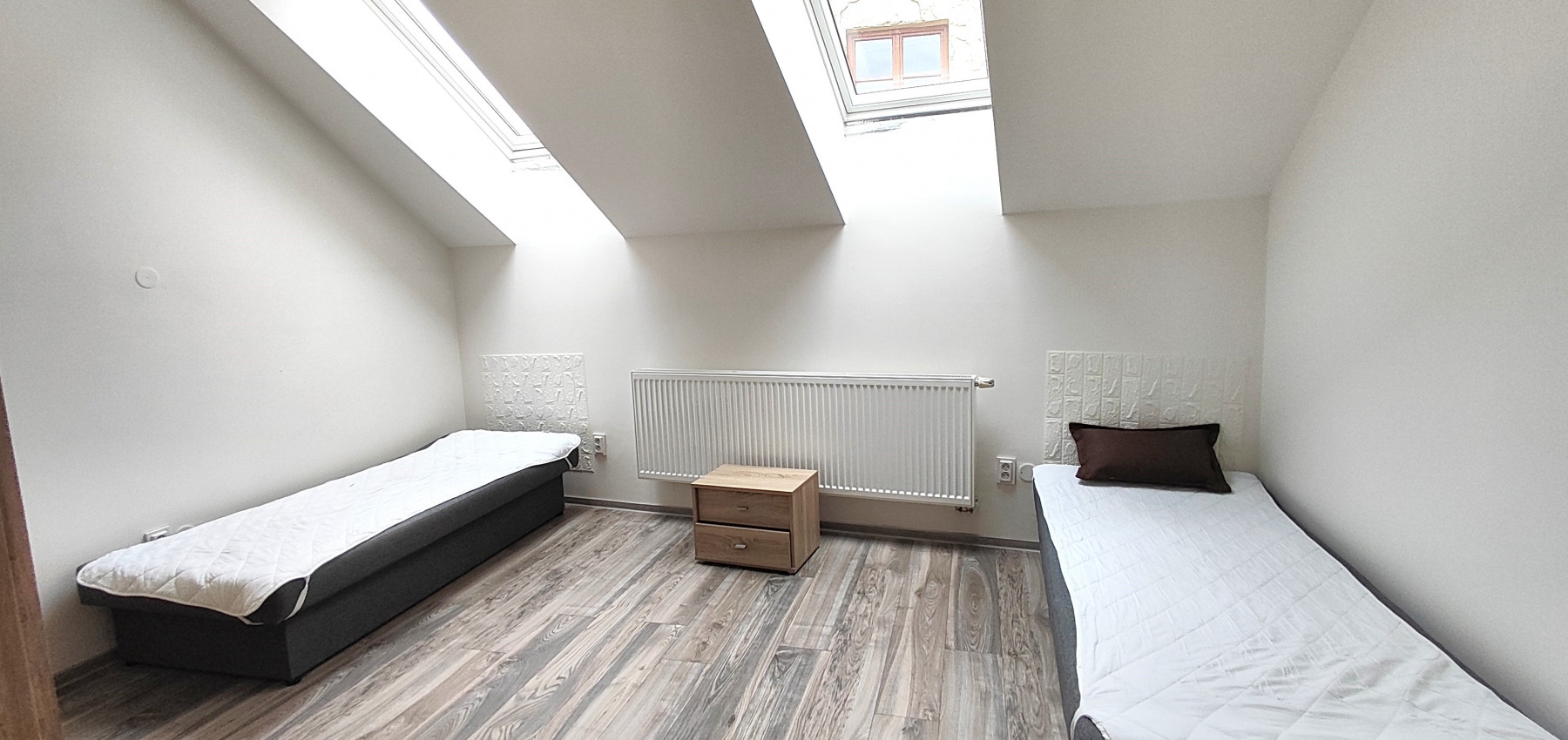 Voľný ihneď... priestranný bezbariérový 4 izbový byt s terasou v priamom centre Prešova, Františkánske námestie