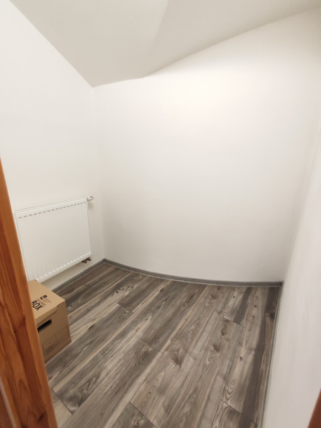 Voľný ihneď... priestranný bezbariérový 4 izbový byt s terasou v priamom centre Prešova, Františkánske námestie