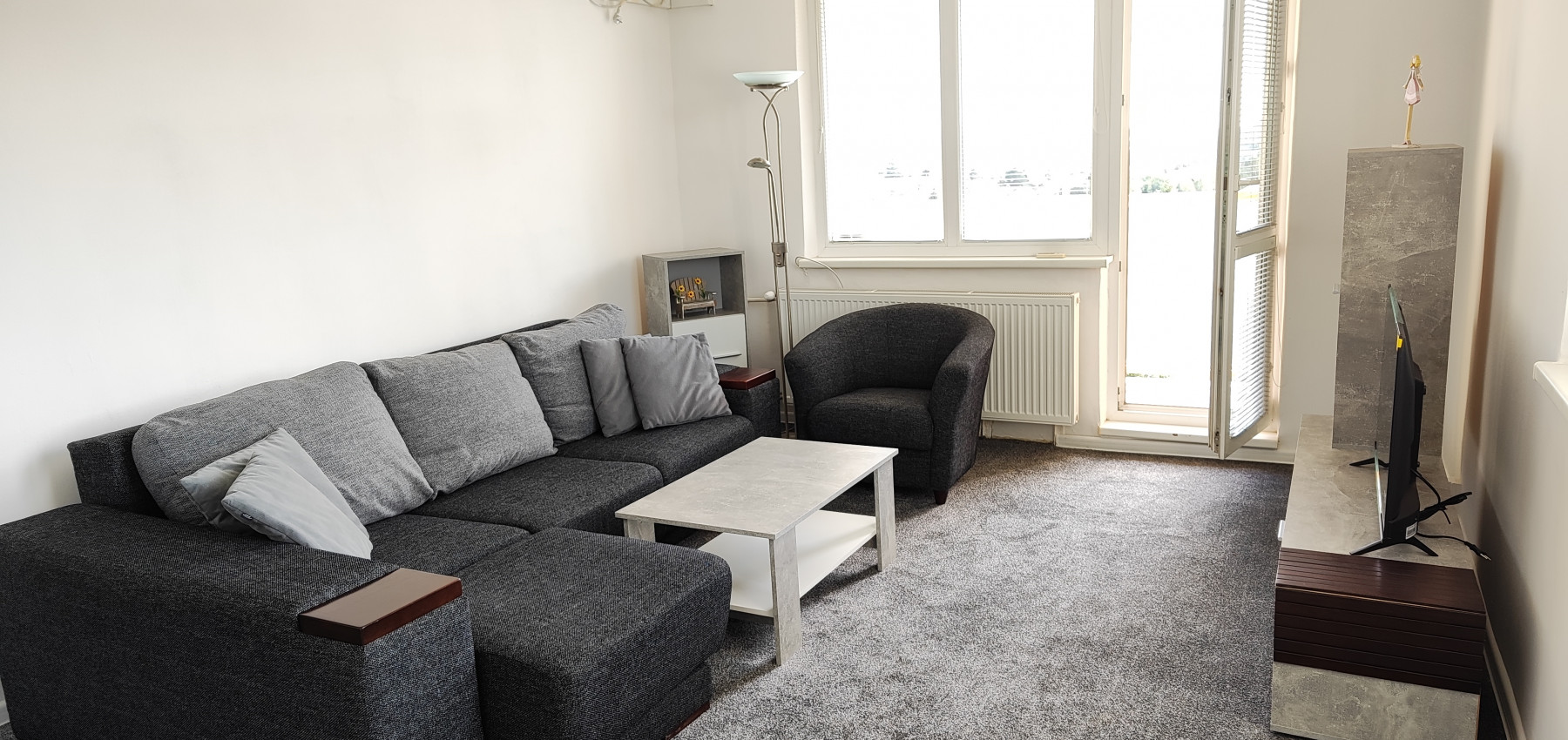 Prenajatý do 15.11.2024 ... Na prenájom krásny svetlý priestranný zariadený 2 izbový byt na Levočskej ulici po rekonštrukcii, s nádherným výhľadom