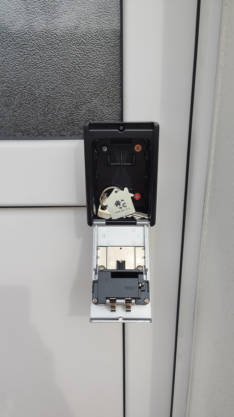 Prenajatý do 1.6.2026.... Malý romantický domček pre jedného, alebo pár, na pozemku 800 m2