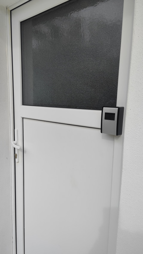 Prenajatý do 1.6.2026.... Malý romantický domček pre jedného, alebo pár, na pozemku 800 m2