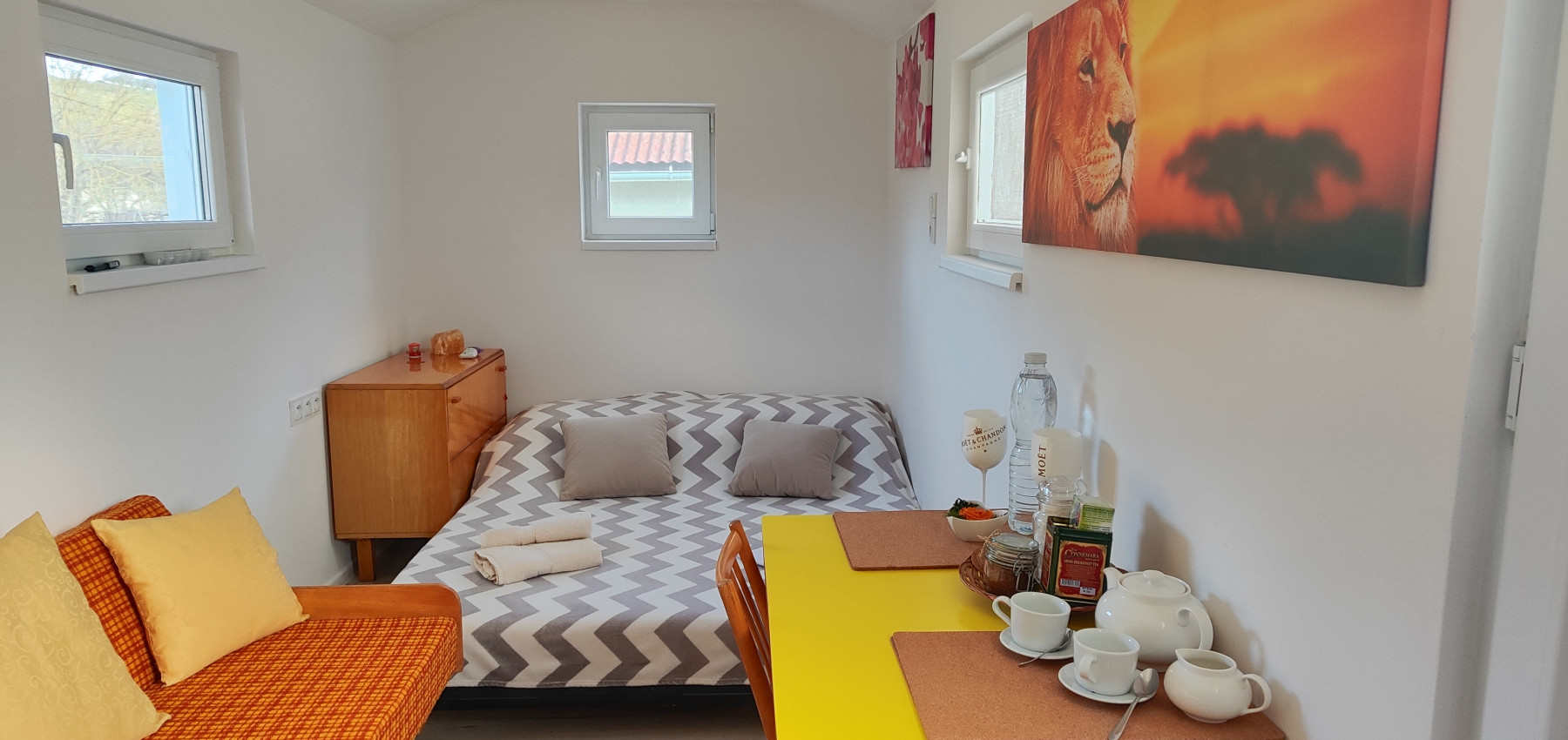 Prenajatý do 1.6.2026.... Malý romantický domček pre jedného, alebo pár, na pozemku 800 m2