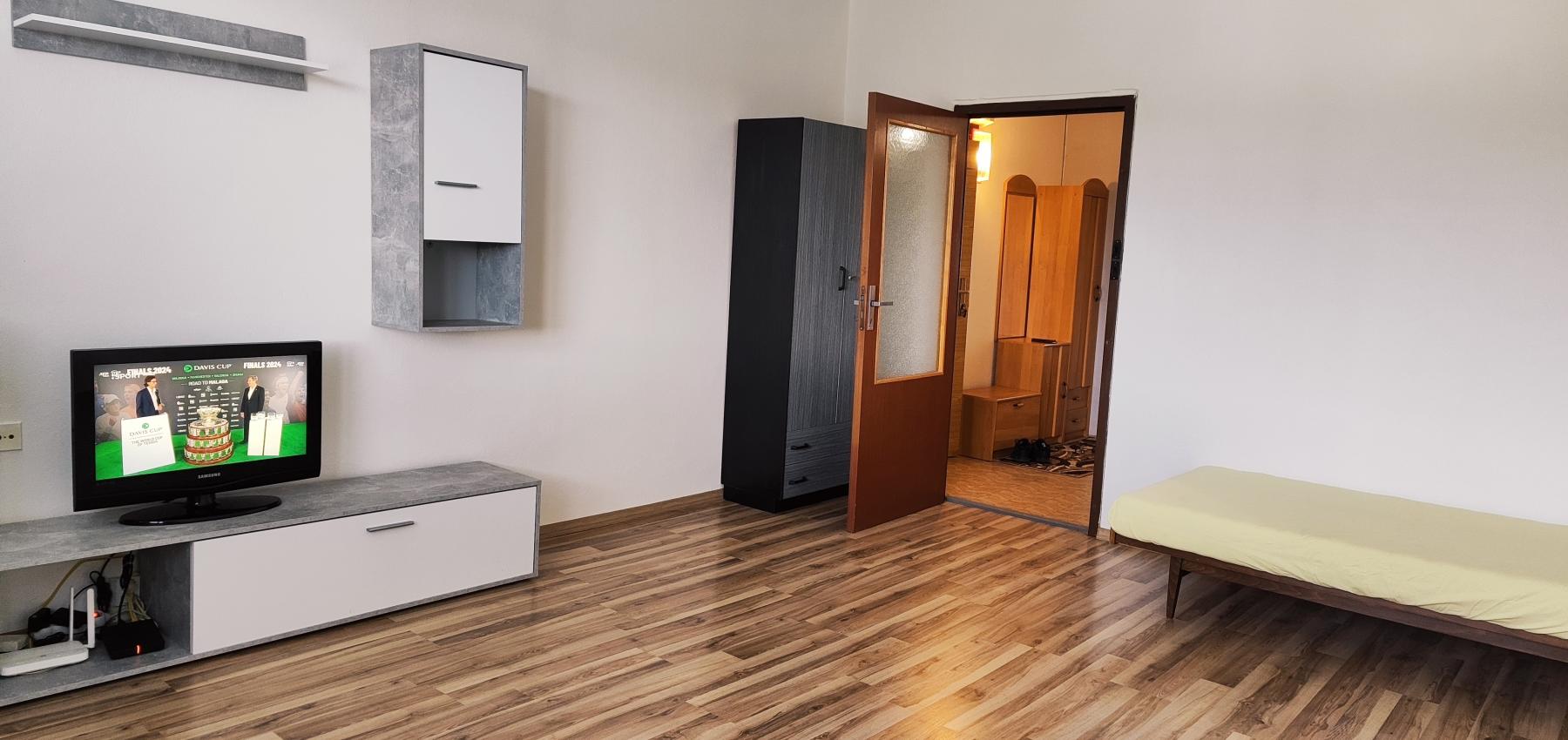 Prenajatý do 31.01.2026.... Prenájom 1 izbového bytu Sekčov Sibírska, čiastočne zariadený