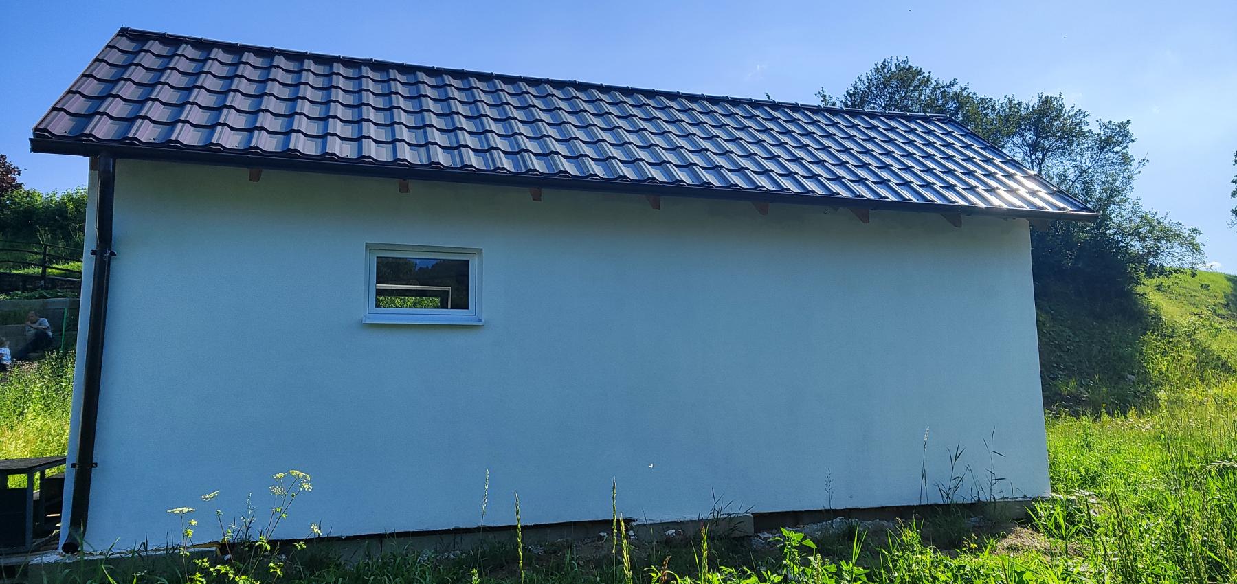 Na predaj rekreačný domček na pozemku 800 m2, vhodnom na výstavbu ďalšieho domu