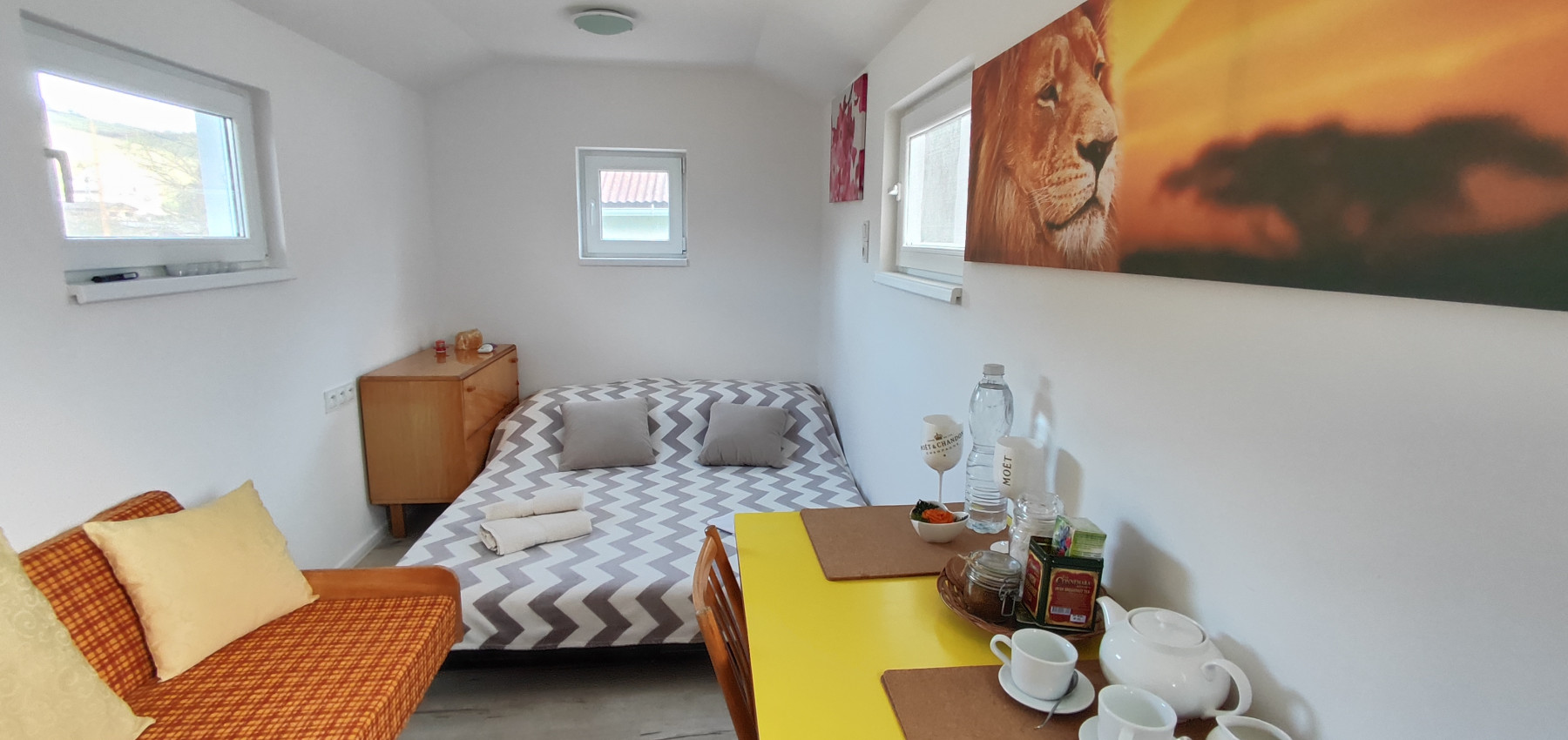 Na predaj rekreačný domček na pozemku 800 m2, vhodnom na výstavbu ďalšieho domu