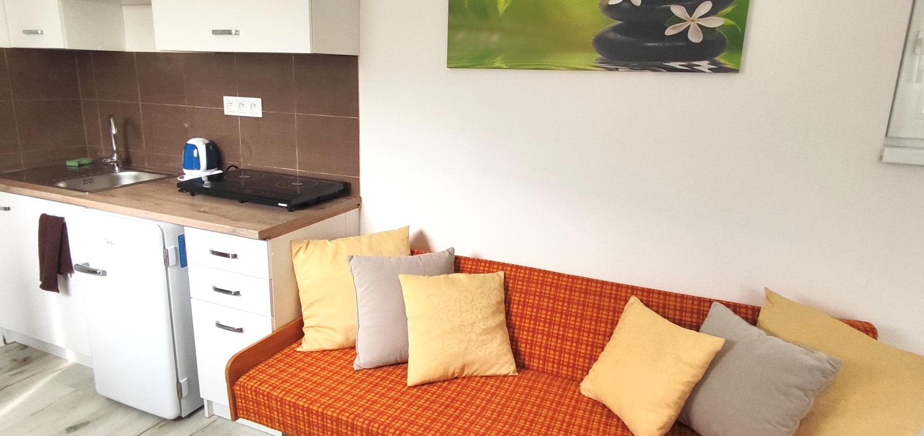 Na predaj rekreačný domček na pozemku 800 m2, vhodnom na výstavbu ďalšieho domu