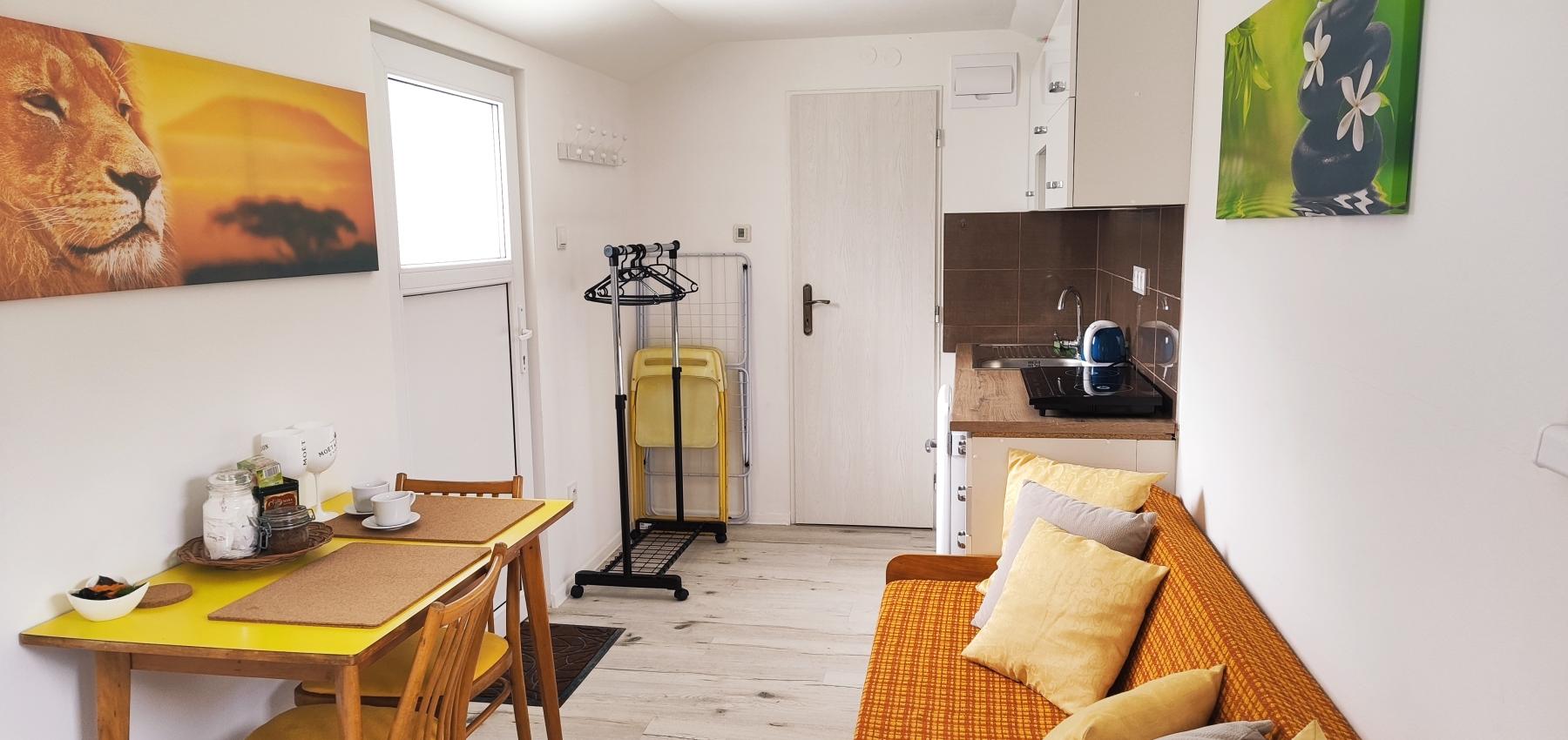 Na predaj rekreačný domček na pozemku 800 m2, vhodnom na výstavbu ďalšieho domu