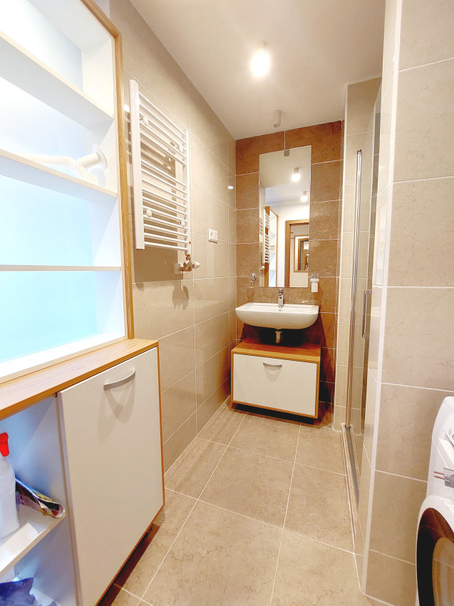 PRENAJATÝ DO 2.12.2026 ... Na prenájom krásny zrekonštruovaný 2 izbový byt s balkónom Budovateľská, zariadený, voľný od 1.9.2024