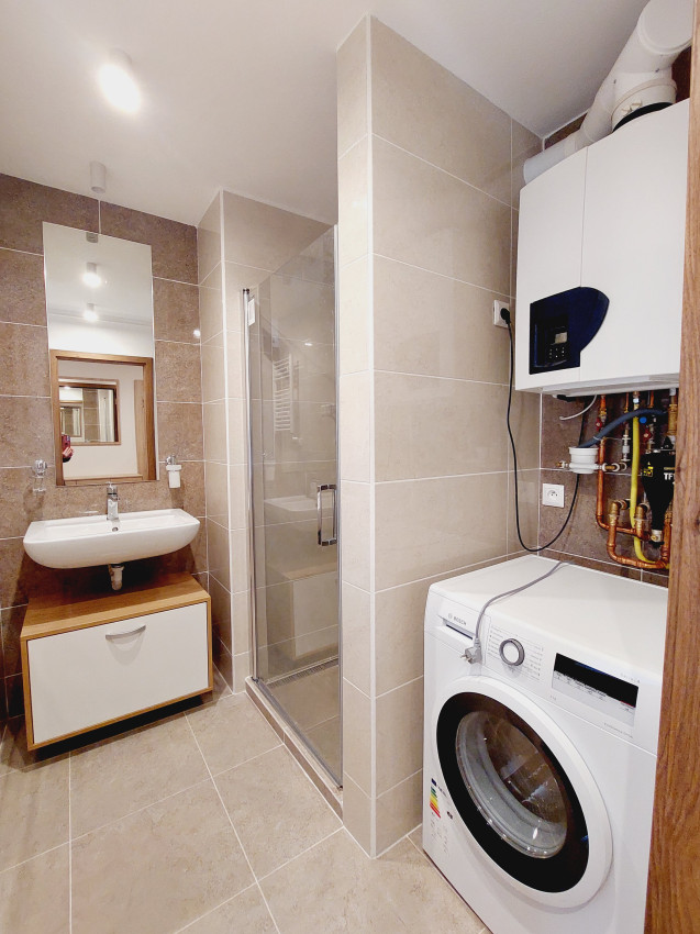 PRENAJATÝ DO 2.12.2026 ... Na prenájom krásny zrekonštruovaný 2 izbový byt s balkónom Budovateľská, zariadený, voľný od 1.9.2024