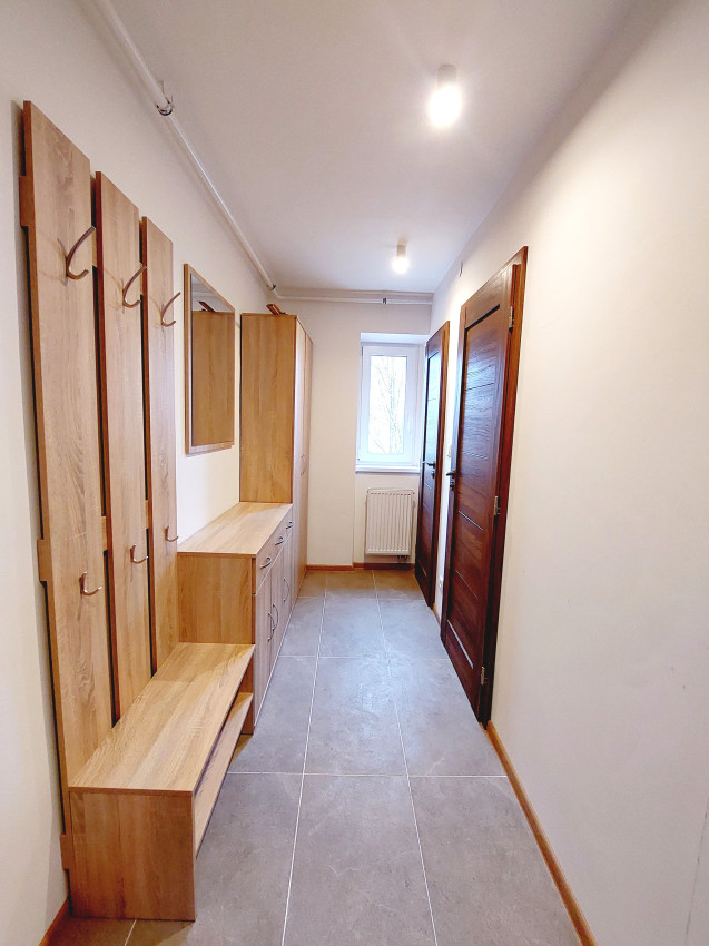 PRENAJATÝ DO 2.12.2026 ... Na prenájom krásny zrekonštruovaný 2 izbový byt s balkónom Budovateľská, zariadený, voľný od 1.9.2024