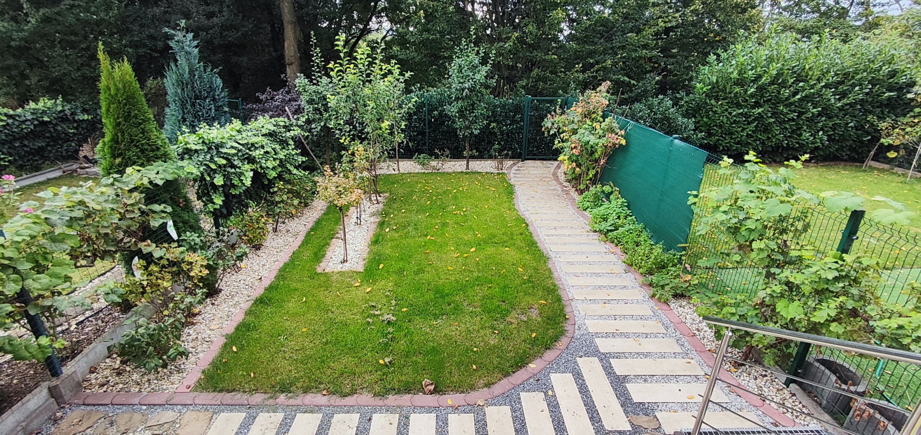 Skvelý 4 izbový poschodový dom Tichá Dolina ulica Pri Delni, zabývaná novostavba z roku 2014, čiastočne zariadený