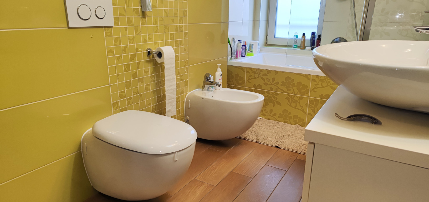 Skvelý 4 izbový poschodový dom Tichá Dolina ulica Pri Delni, zabývaná novostavba z roku 2014, čiastočne zariadený