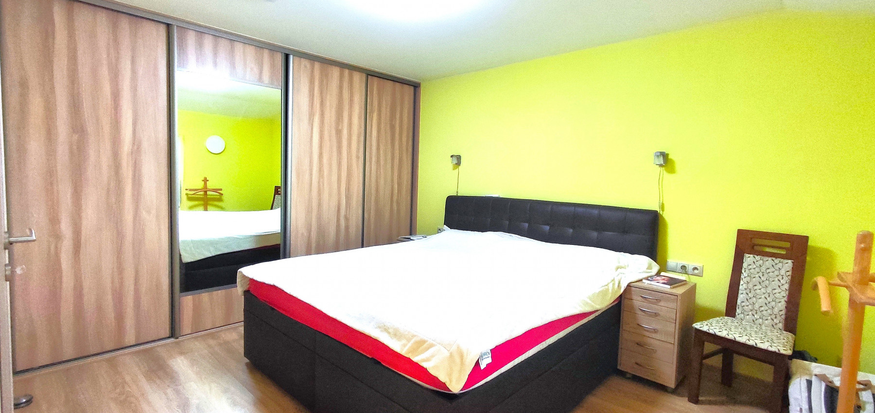 Skvelý 4 izbový poschodový dom Tichá Dolina ulica Pri Delni, zabývaná novostavba z roku 2014, čiastočne zariadený