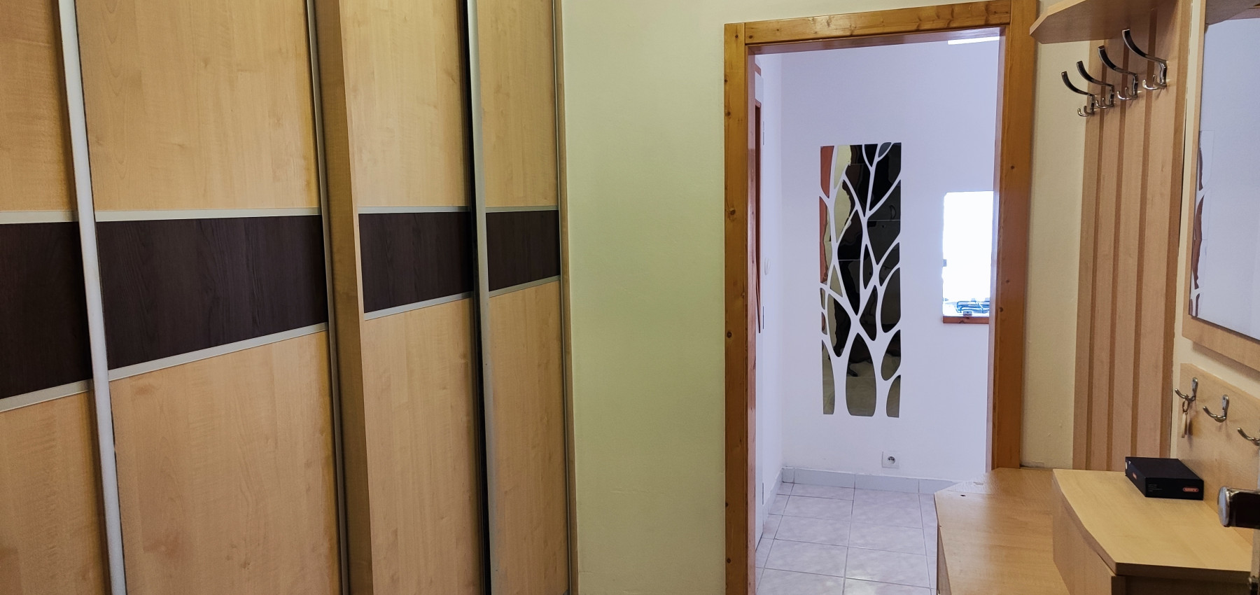 Prenajatý do 30.05.2026... útulný zariadený 3 izbový byt Sídlisko 3  - s dvomi loggiami, Prešov ul. Prostejovská