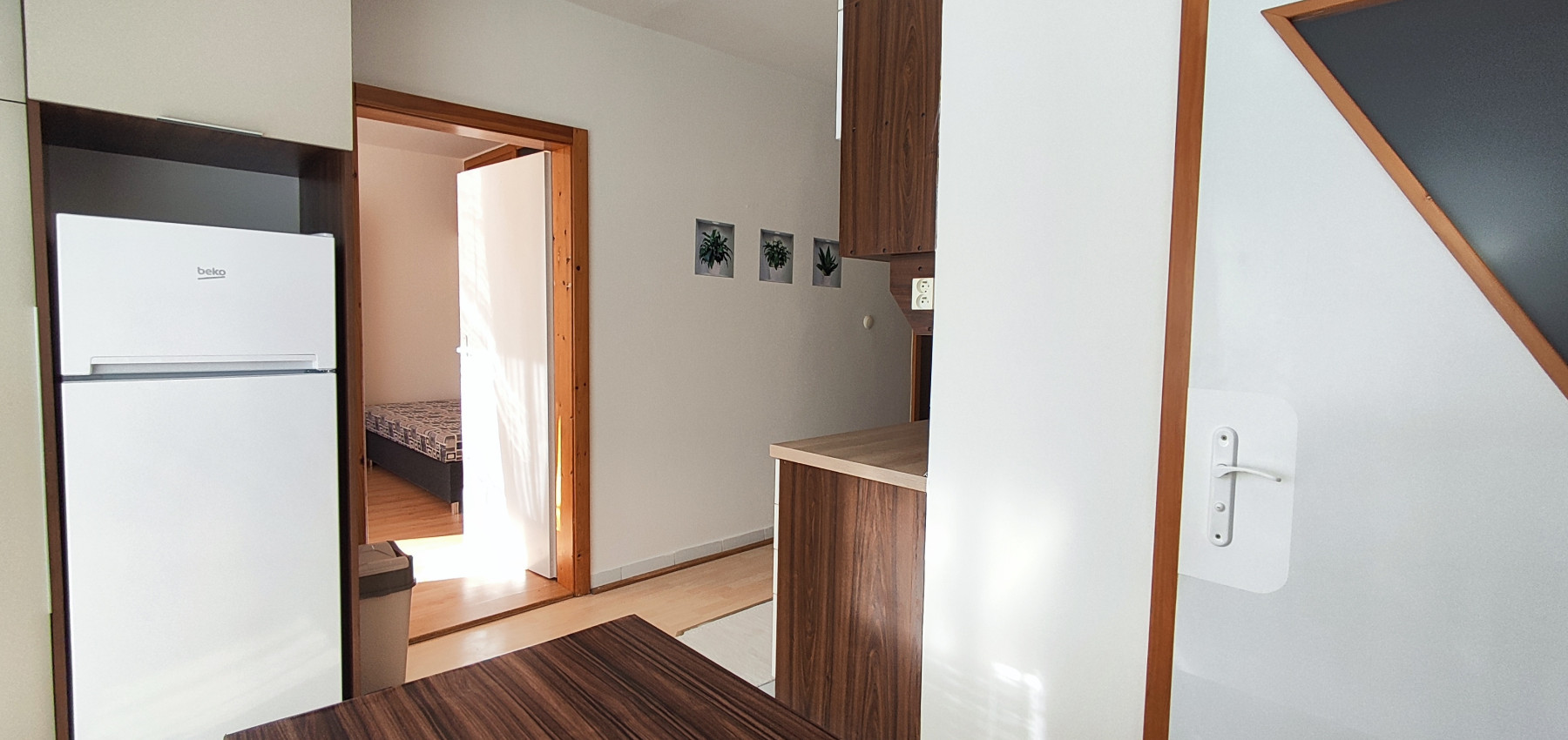 Prenajatý do 30.05.2026... útulný zariadený 3 izbový byt Sídlisko 3  - s dvomi loggiami, Prešov ul. Prostejovská