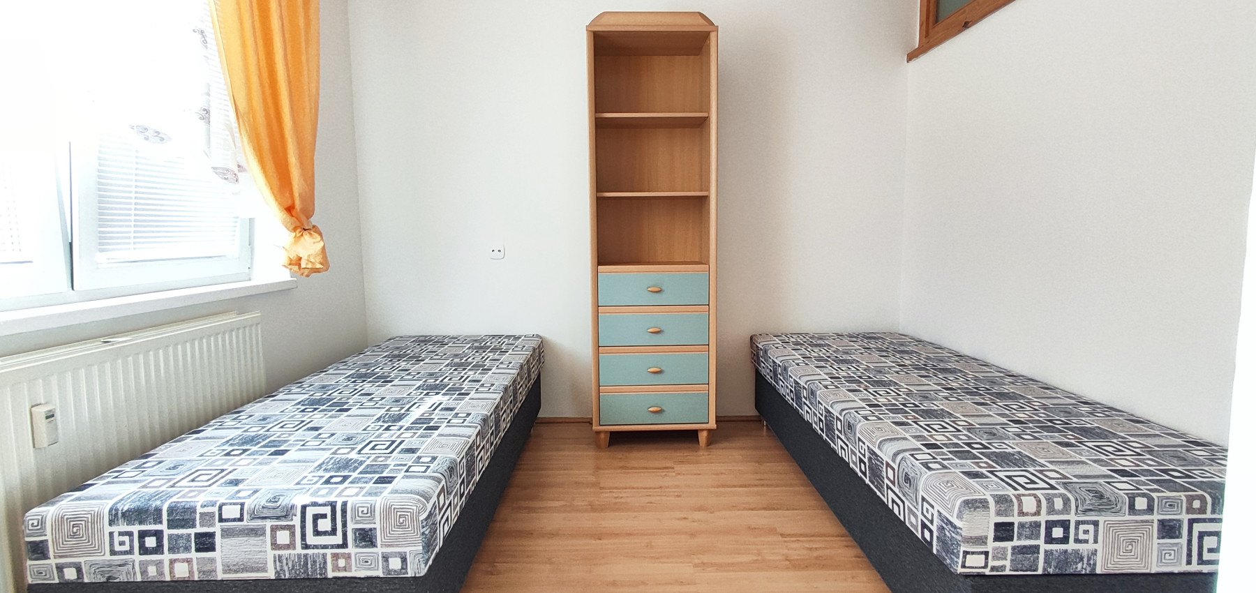 Prenajatý do 30.05.2026... útulný zariadený 3 izbový byt Sídlisko 3  - s dvomi loggiami, Prešov ul. Prostejovská