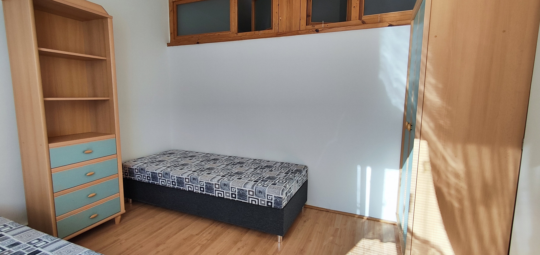 Prenajatý do 30.05.2026... útulný zariadený 3 izbový byt Sídlisko 3  - s dvomi loggiami, Prešov ul. Prostejovská