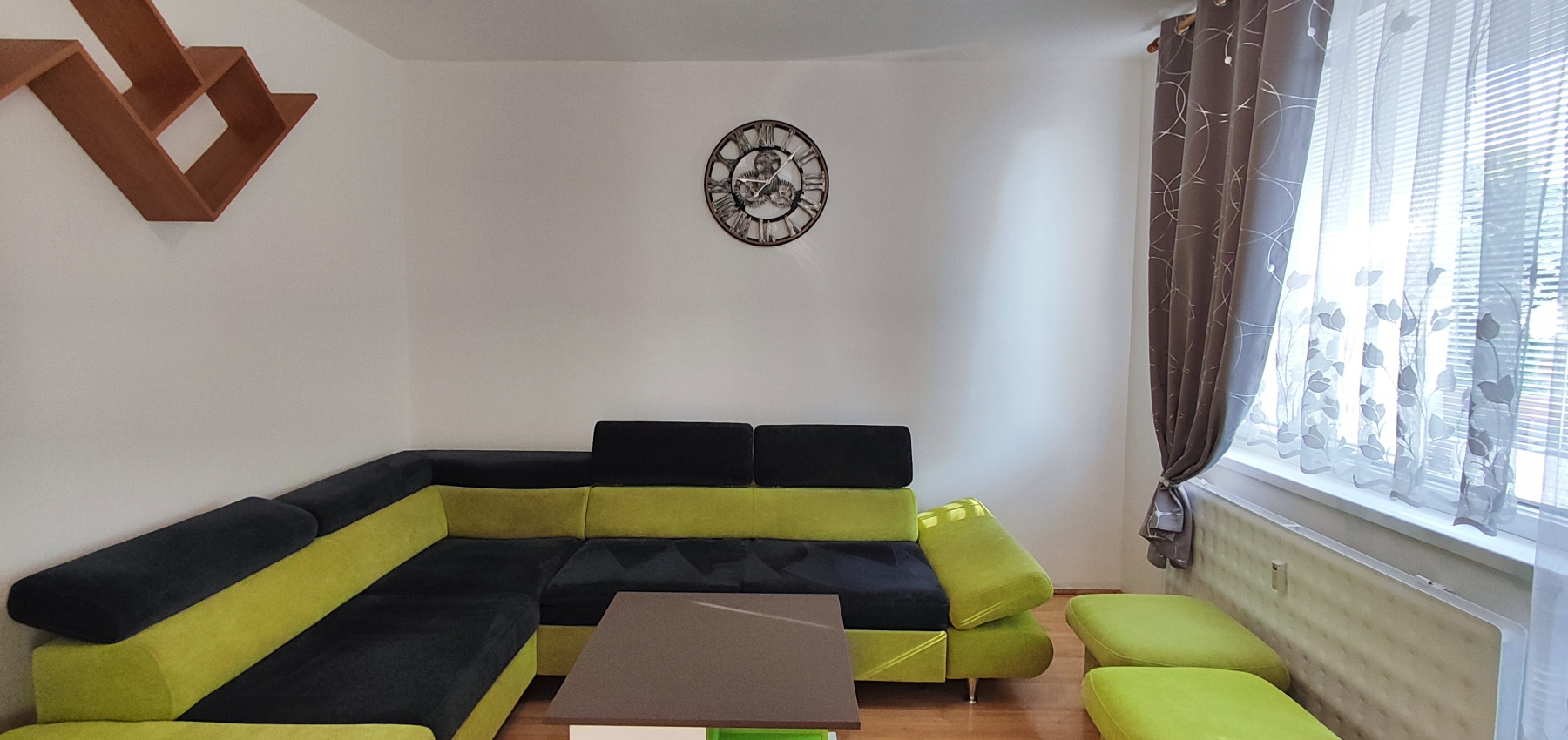 Prenajatý do 30.05.2026... útulný zariadený 3 izbový byt Sídlisko 3  - s dvomi loggiami, Prešov ul. Prostejovská