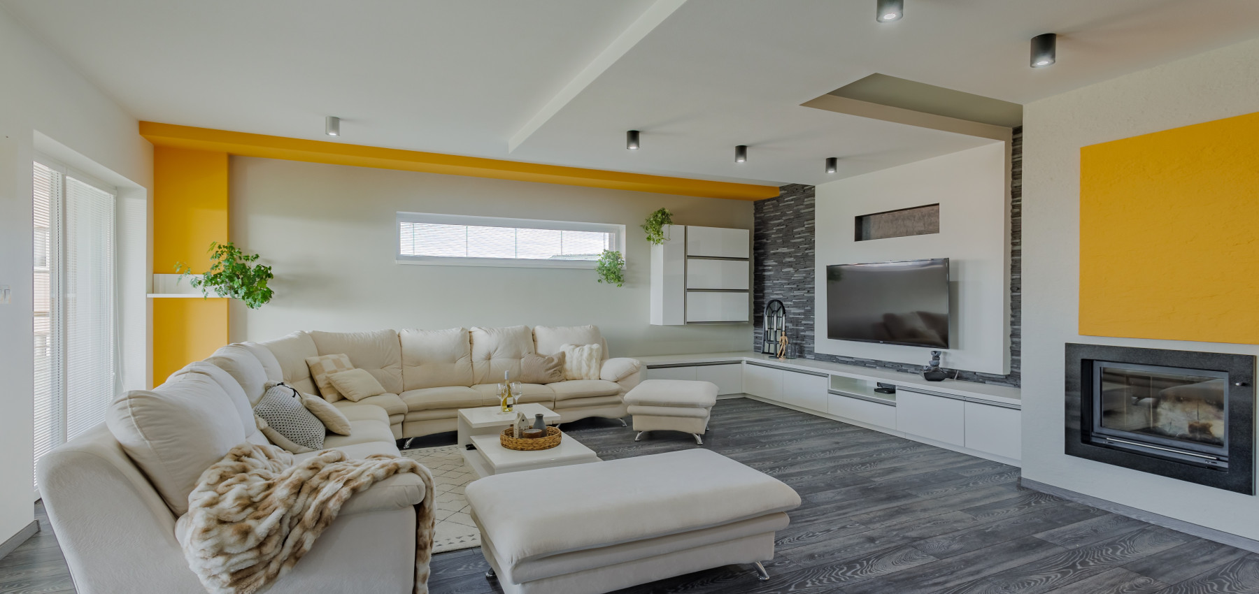 REZERVOVANÝ.....Luxusný dom so záhradou a dvojgarážou, kompletne zariadený, zabývaná novostavba