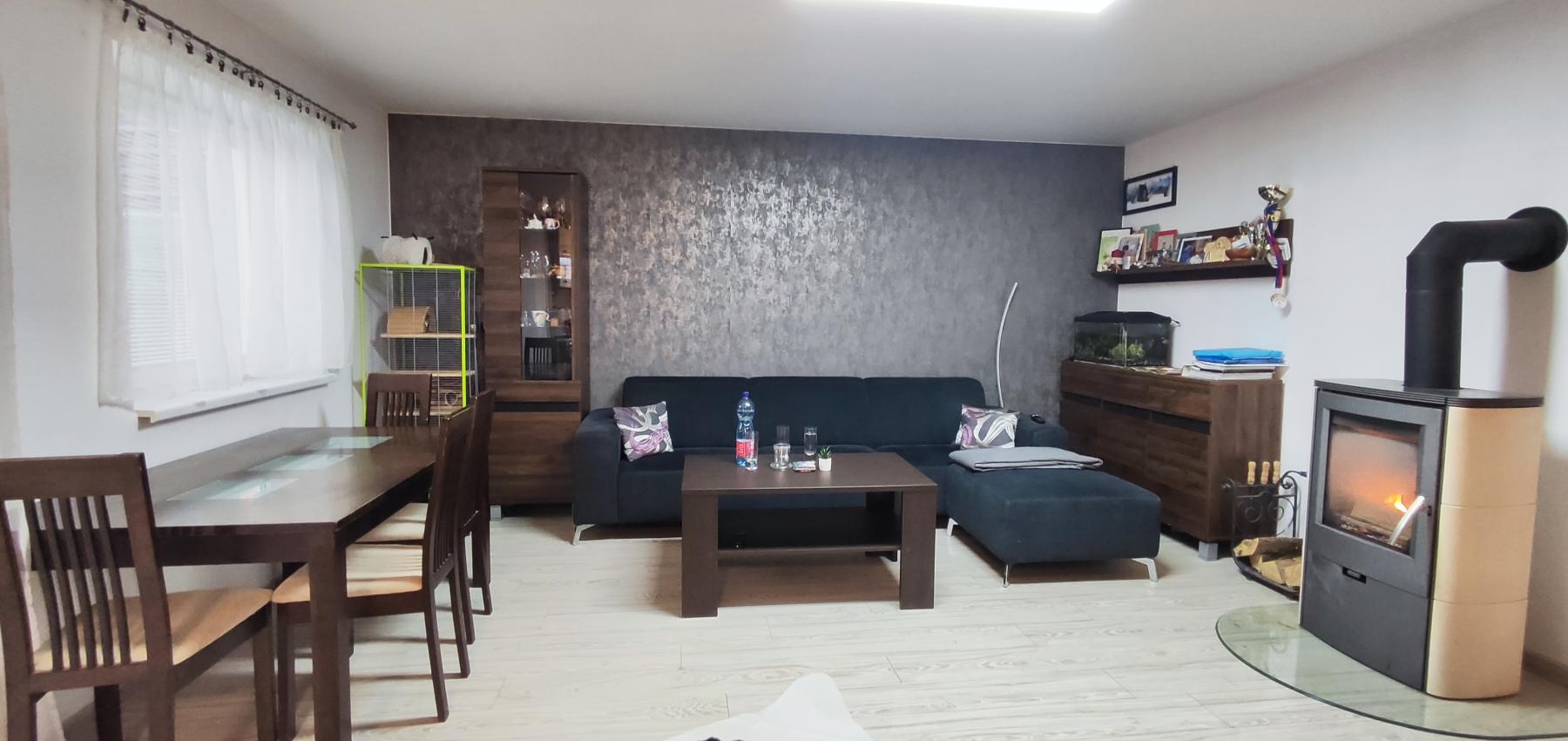 Skvelá príležitosť...rodinný dom ihneď na bývanie, dvojgaráž 80 m2 - rôzne účely, pozemok 629 m2, vjazdy z dvoch strán pozemku, všetky IS