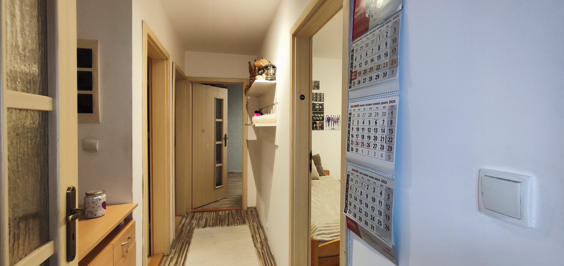 Skvelá príležitosť...rodinný dom ihneď na bývanie, dvojgaráž 80 m2 - rôzne účely, pozemok 629 m2, vjazdy z dvoch strán pozemku, všetky IS