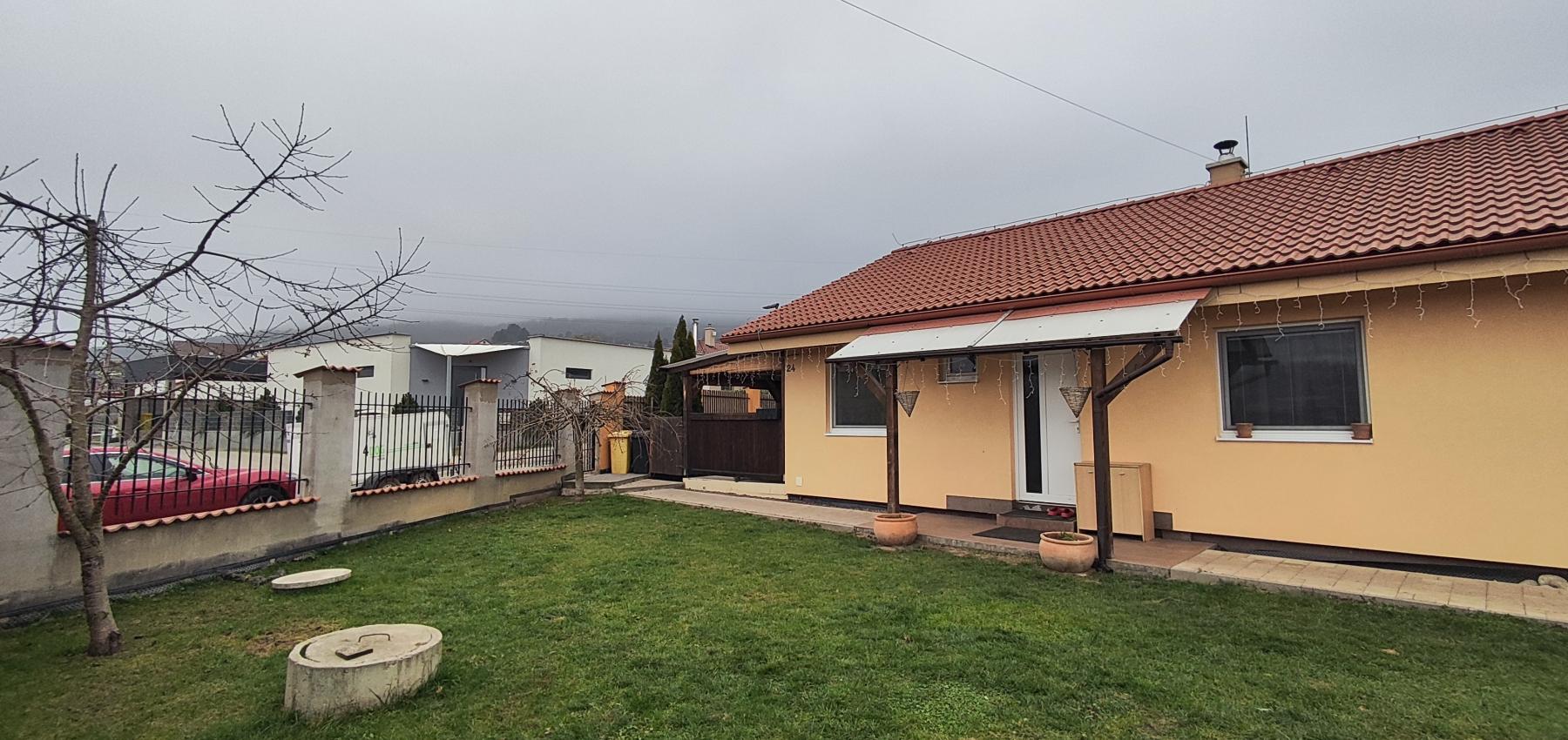 Skvelá príležitosť...rodinný dom ihneď na bývanie, dvojgaráž 80 m2 - rôzne účely, pozemok 629 m2, vjazdy z dvoch strán pozemku, všetky IS