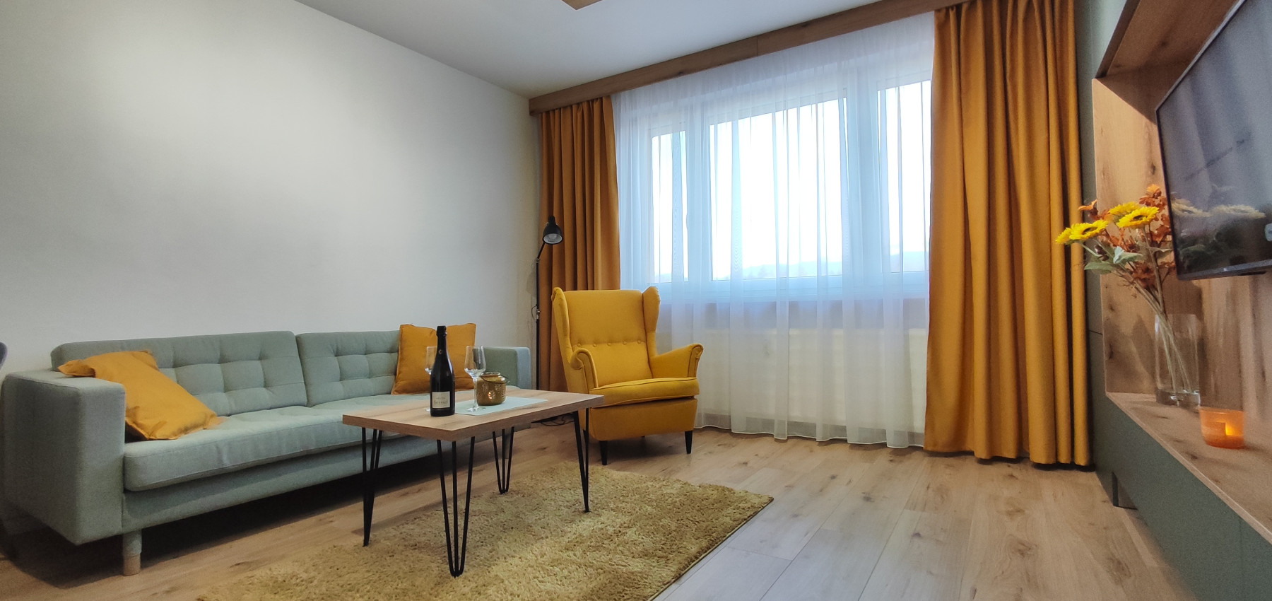 Prenajatý do 1.1.2026....Exkluzívny 2 izbový byt po kompletnej dizajnovej rekonštrukcii na Sekčove, 60 m2