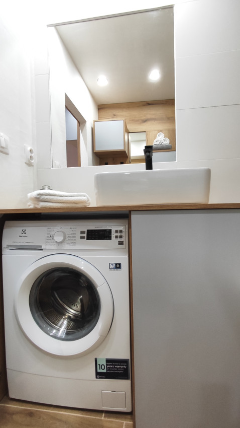 Prenajatý do 1.1.2026....Exkluzívny 2 izbový byt po kompletnej dizajnovej rekonštrukcii na Sekčove, 60 m2