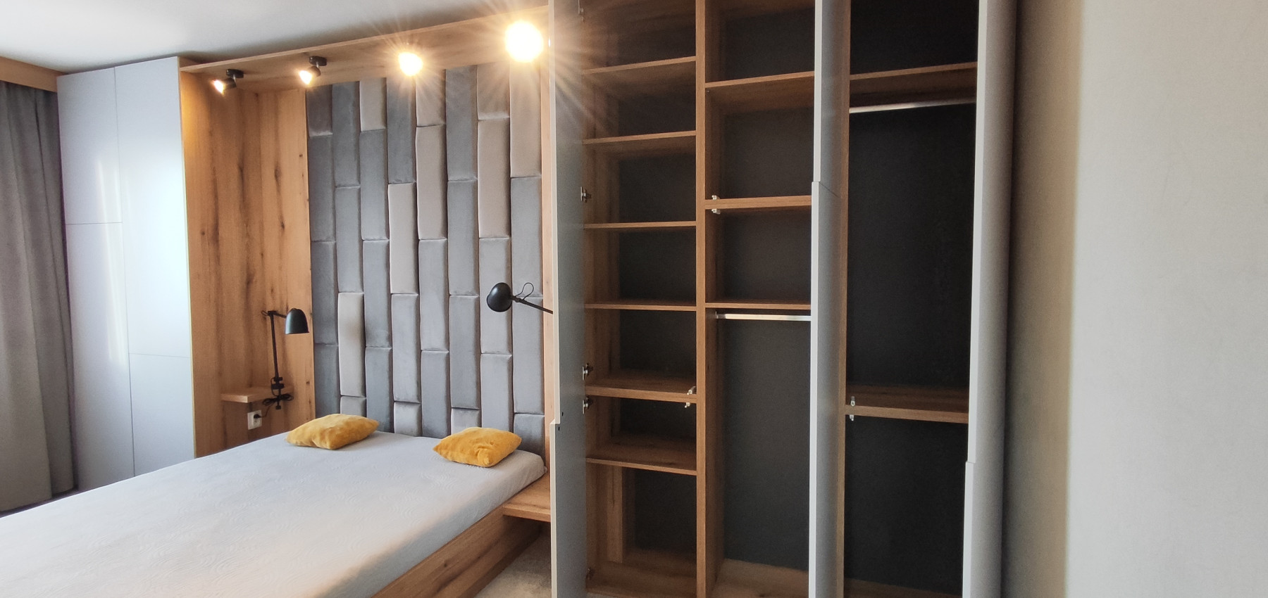 Prenajatý do 1.1.2026....Exkluzívny 2 izbový byt po kompletnej dizajnovej rekonštrukcii na Sekčove, 60 m2