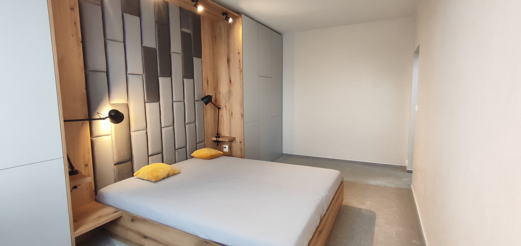 Prenajatý do 1.1.2026....Exkluzívny 2 izbový byt po kompletnej dizajnovej rekonštrukcii na Sekčove, 60 m2