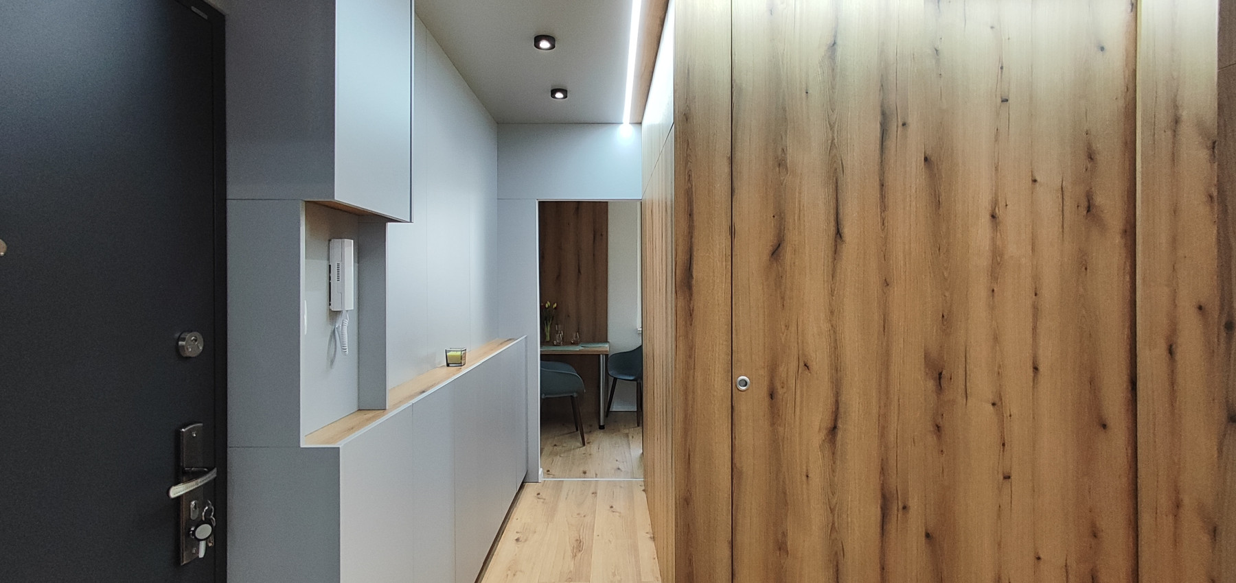 Prenajatý do 1.1.2026....Exkluzívny 2 izbový byt po kompletnej dizajnovej rekonštrukcii na Sekčove, 60 m2