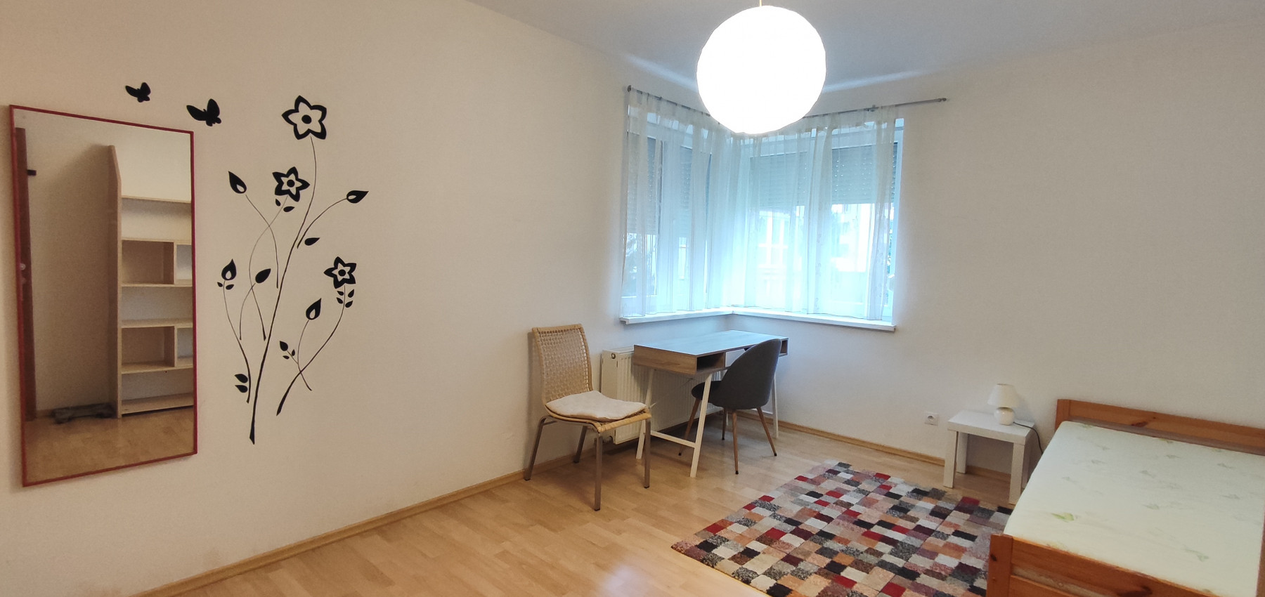 Prenajatý do 1.1.2026 ... Na prenájom skvelý 4 izbový byt v zabývanej novostavbe Tekeľova ulica Ľubotice (za OC MAX), zariadený s garážou, voľný ihneď