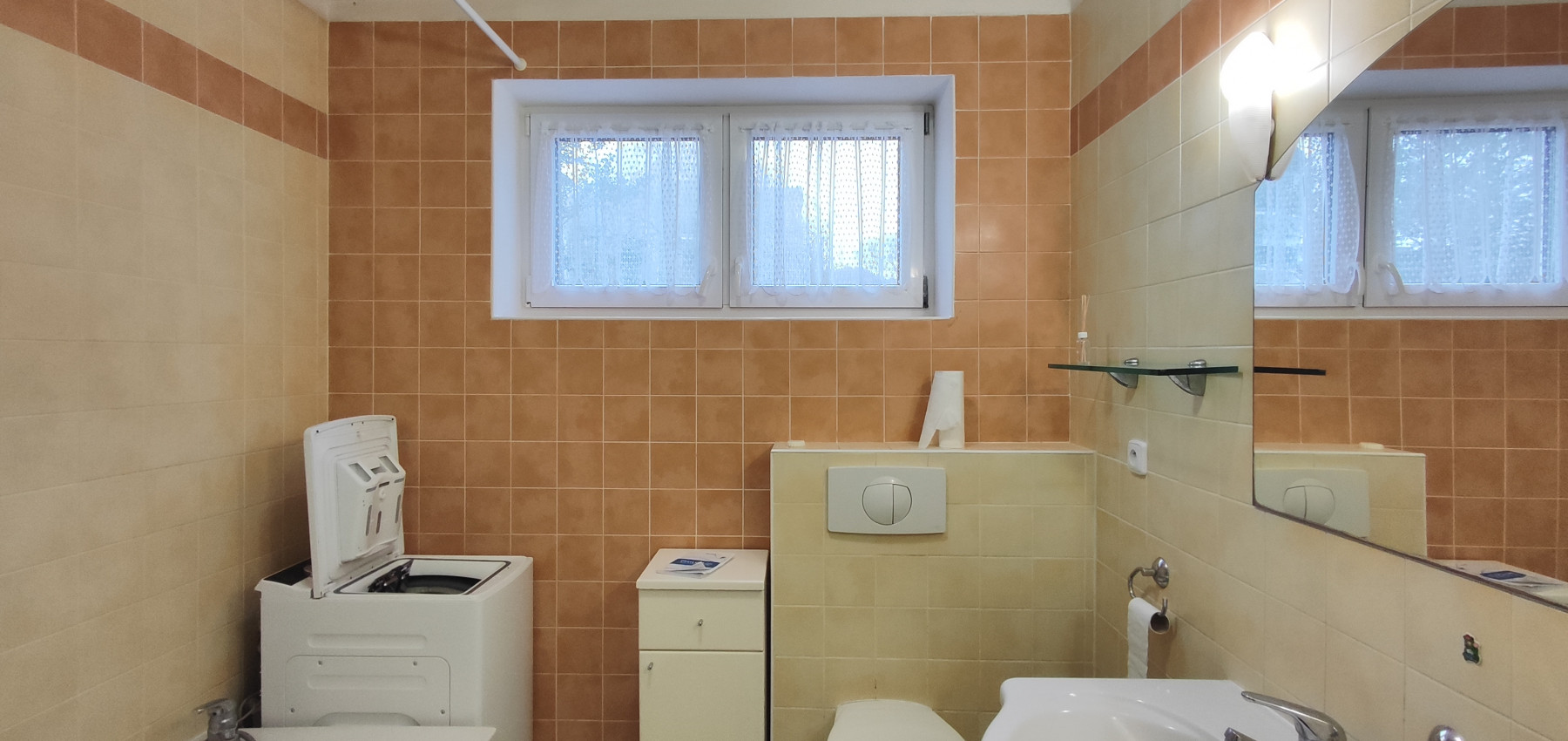 Prenajatý do 1.1.2026 ... Na prenájom skvelý 4 izbový byt v zabývanej novostavbe Tekeľova ulica Ľubotice (za OC MAX), zariadený s garážou, voľný ihneď