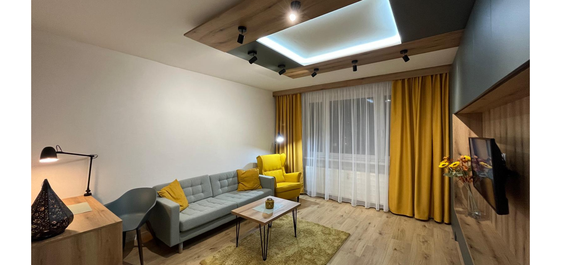 Prenajatý do 1.1.2026....Exkluzívny 2 izbový byt po kompletnej dizajnovej rekonštrukcii na Sekčove, 60 m2