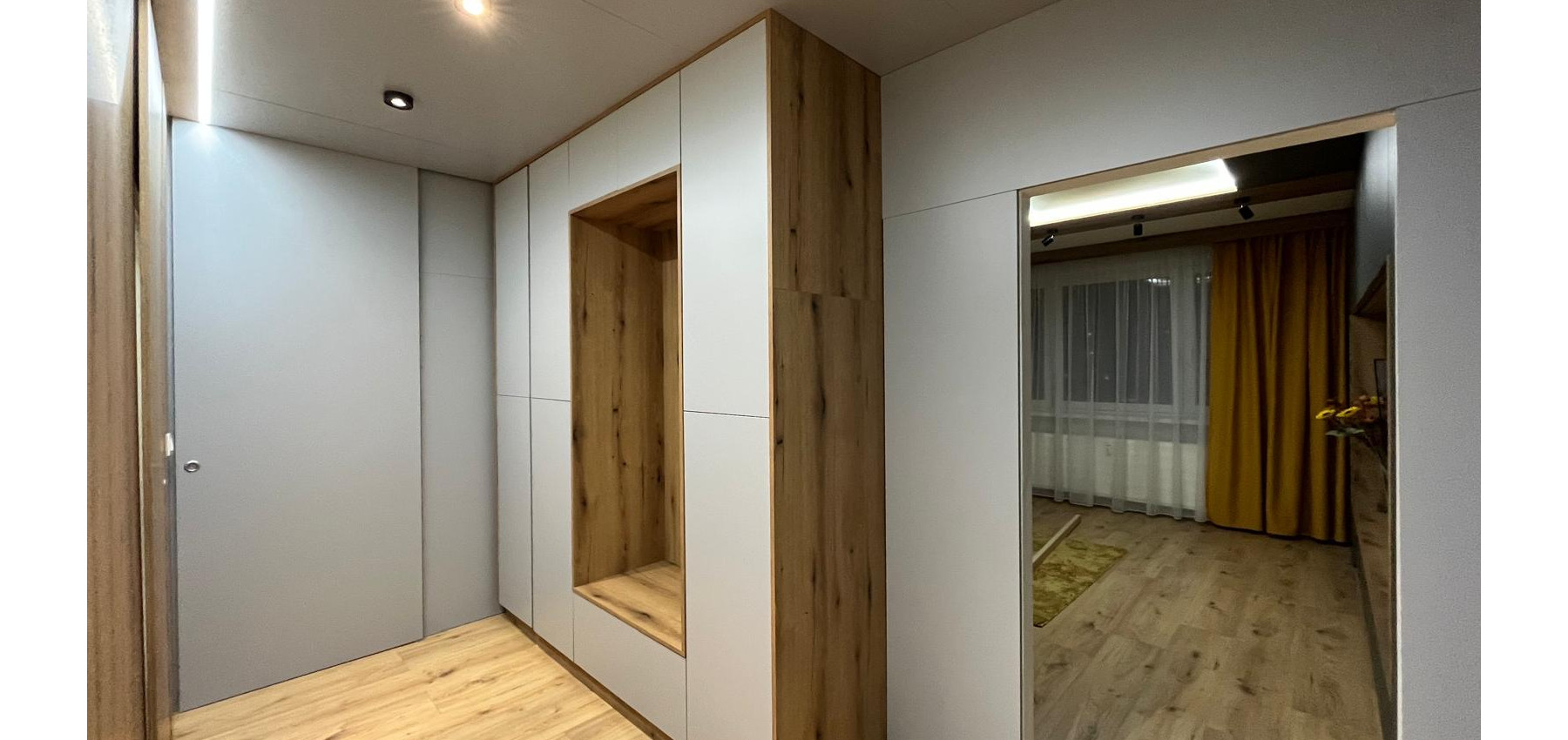 Prenajatý do 1.1.2026....Exkluzívny 2 izbový byt po kompletnej dizajnovej rekonštrukcii na Sekčove, 60 m2